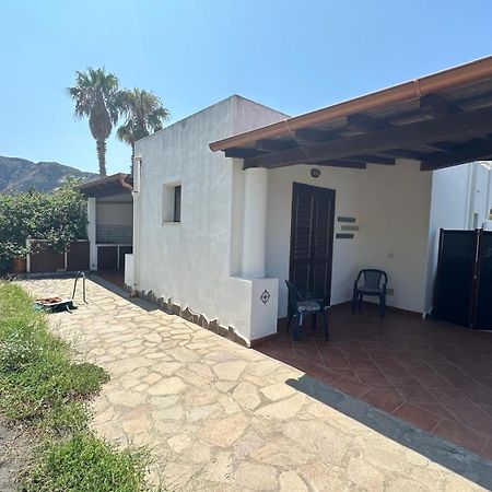 Villa By The Vulcano - 70Mq Plus Large Garden And Patio Bagian luar foto
