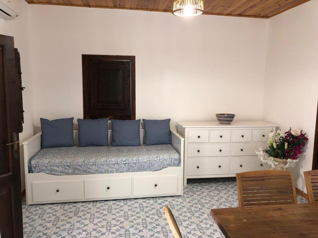 Villa By The Vulcano - 70Mq Plus Large Garden And Patio Bagian luar foto